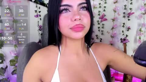 Snapshot of saray__jones chatting on 07.15.26 saray__jones online show from 07.15.26