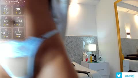 Snapshot of saray_cum chatting on 01.31.25 saray online show from 01.31.25