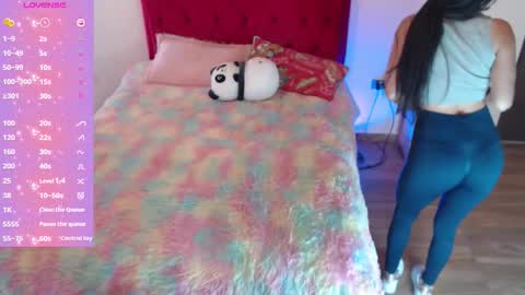 Snapshot of saray_honey1 chatting on 10.21.25 saray online show from 10.21.25