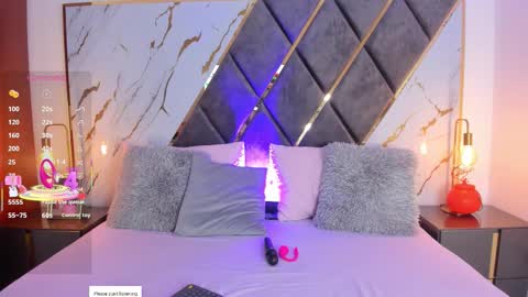 Snapshot of sarayofficial chatting on 11.20.25 Saray Lopez online show from 11.20.25