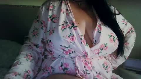 Snapshot of saretta46 chatting on 10.04.25 Sara online show from 10.04.25