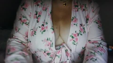 Snapshot of saretta46 chatting on 10.06.25 Sara online show from 10.06.25