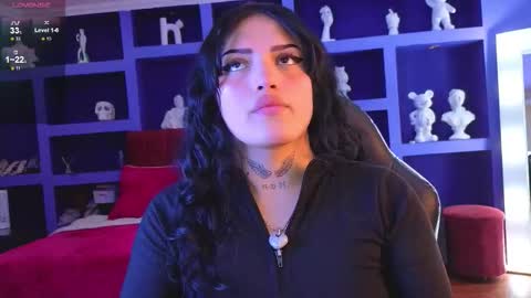 Sari  online show from 10.19.25