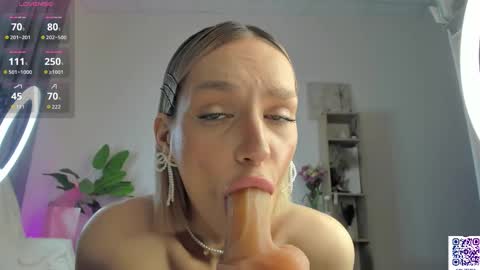 Your Selena 3 online show from 03.08.26