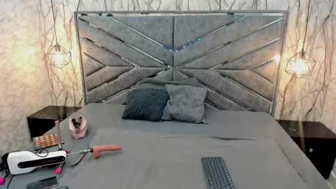 Sasha  online show from 12.04.25