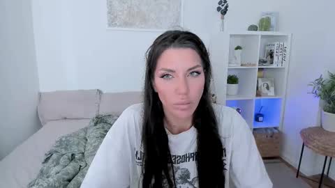 Sasha Miro online show from 09.19.25