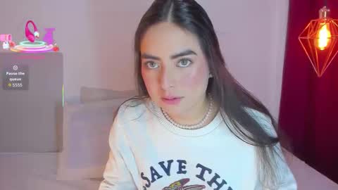 Snapshot of sashaa_petit chatting on 12.02.25 Sashaa online show from 12.02.25