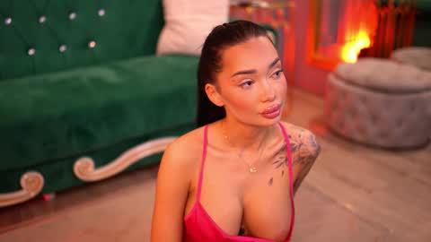 Snapshot of sashaferrera chatting on 03.06.25 Dennise online show from 03.06.25