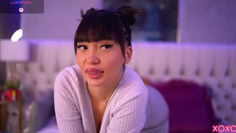 Snapshot of sashaferrera chatting on 10.24.25 Dennise online show from 10.24.25