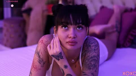 Snapshot of sashaferrera chatting on 10.28.25 Dennise online show from 10.28.25