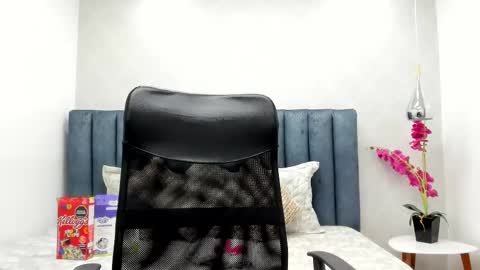   online show from 03.05.25