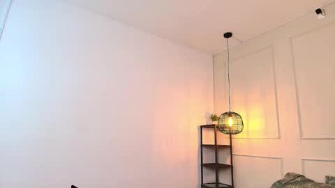 Sashavellor online show from 12.18.25