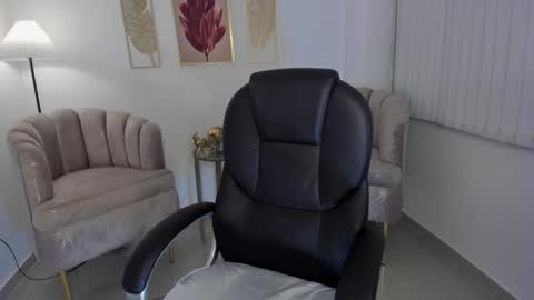 saskia litt online show from 11.25.25