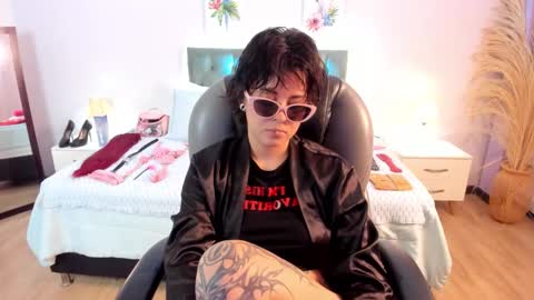 saskia_vellour online show from 03.04.26