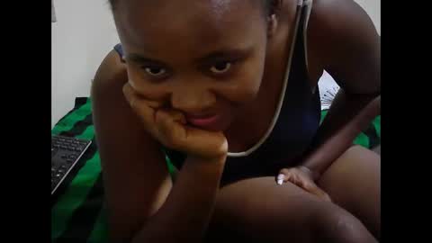 Snapshot of sassy_bella chatting on 02.22.25 sassy_bella online show from 02.22.25