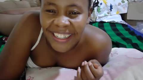 Snapshot of sassy_bella chatting on 03.05.25 sassy_bella online show from 03.05.25