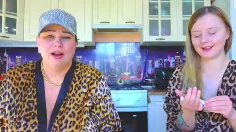 sassy_seasons online show from 02.12.25