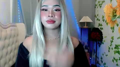 sassy_tinaxx online show from 12.22.25