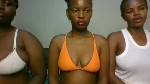 sassybrown25 online show from 12.17.25