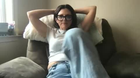 sassynsweetmilf online show from 12.19.25