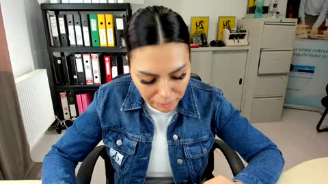 Snapshot of sassytiff chatting on 09.27.25 sassytiff online show from 09.27.25