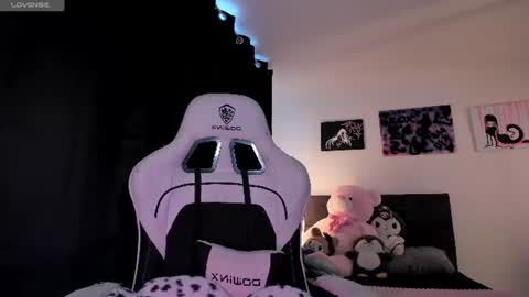 Snapshot of satanbabee_ chatting on 06.22.26 im expecting 300 thumbs up on my altar online show from 06.22.26