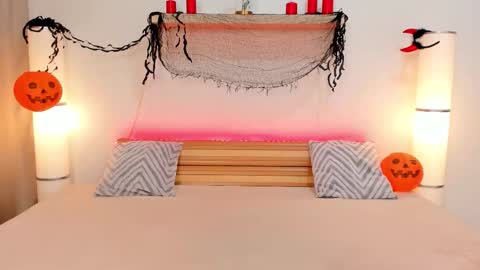 Snapshot of satimilf_ chatting on 10.24.25 Sati online show from 10.24.25