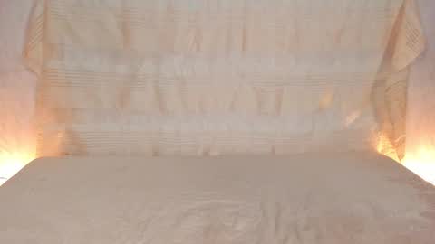 Snapshot of satimilf_ chatting on 11.26.25 Sati online show from 11.26.25