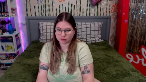 Snapshot of satosugu chatting on 04.03.26 Stacy online show from 04.03.26