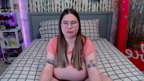 Snapshot of satosugu chatting on 04.16.26 Stacy online show from 04.16.26