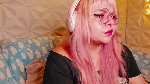 Snapshot of satyn_doll chatting on 06.10.26 Gina George online show from 06.10.26
