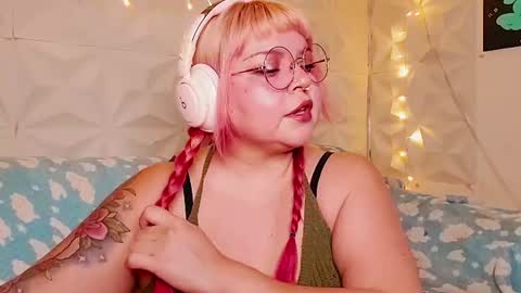 Snapshot of satyn_doll chatting on 06.27.26 Gina George online show from 06.27.26
