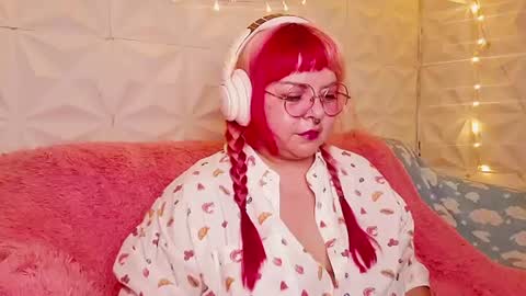 Snapshot of satyn_doll chatting on 07.09.26 Gina George online show from 07.09.26