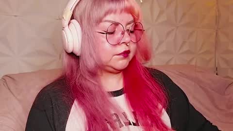 Snapshot of satyn_doll chatting on 07.25.26 Gina George online show from 07.25.26