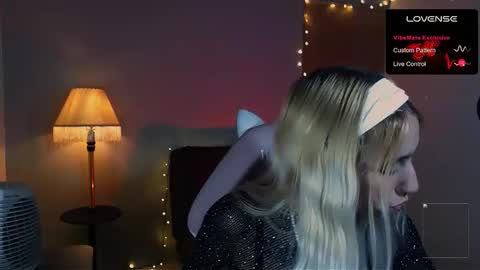 I AM JENN  online show from 01.12.25