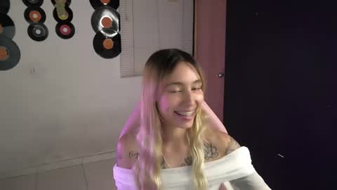 I AM JENN  online show from 07.11.26