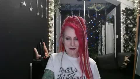 SaucySky online show from 02.17.25