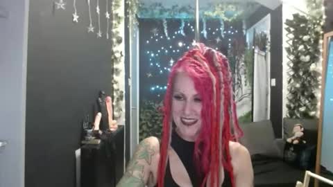 SaucySky online show from 10.01.25