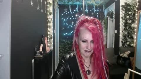 SaucySky online show from 10.02.25