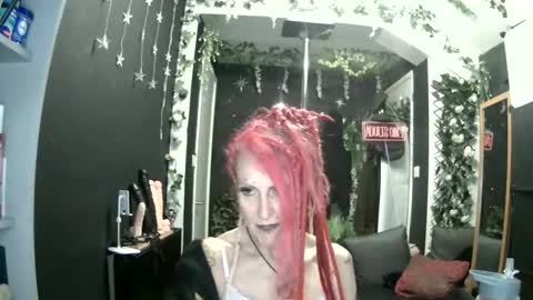 Snapshot of saucysky chatting on 06.06.26 SaucySky online show from 06.06.26