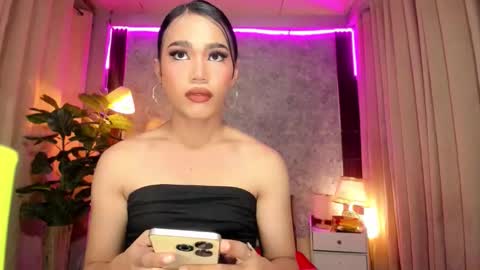 Snapshot of savanna_greison chatting on 11.19.25 cumgirl online show from 11.19.25