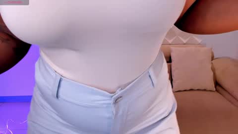 S a v a n n a h  online show from 02.23.25