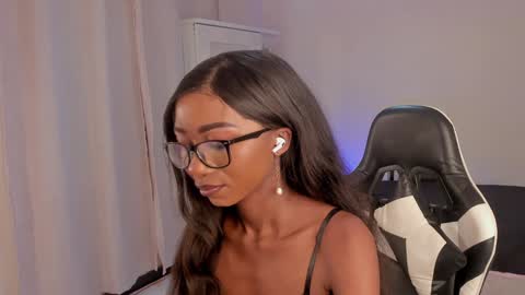 Savannahwildee online show from 12.19.24