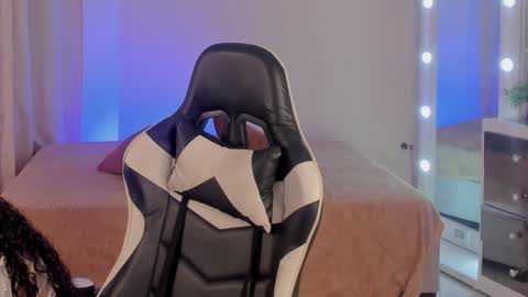 Savannahwildee online show from 01.14.25