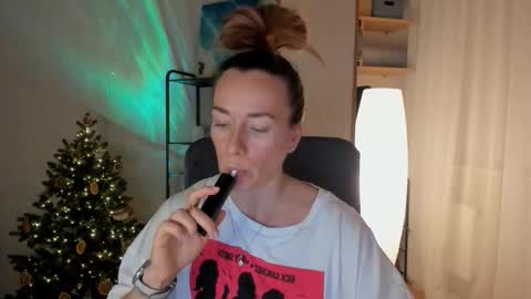 save the qween online show from 12.22.25