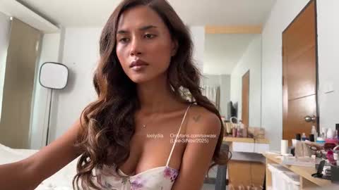 Snapshot of sawasdeelydia chatting on 11.03.25 Lydia online show from 11.03.25