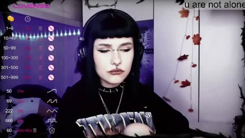 pronoun she. name Mary. age 21. online show from 02.14.25