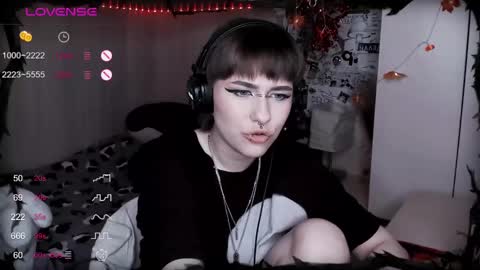 pronoun she. name Mary. age 21. online show from 02.18.25