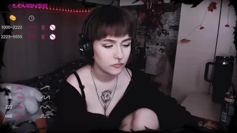 pronoun she. name Mary. age 21. online show from 02.19.25