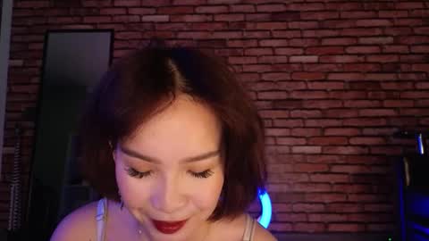 Snapshot of saya_lin chatting on 11.12.25 Saya online show from 11.12.25